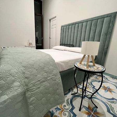 B&B Da Maria نابولي المظهر الخارجي الصورة
